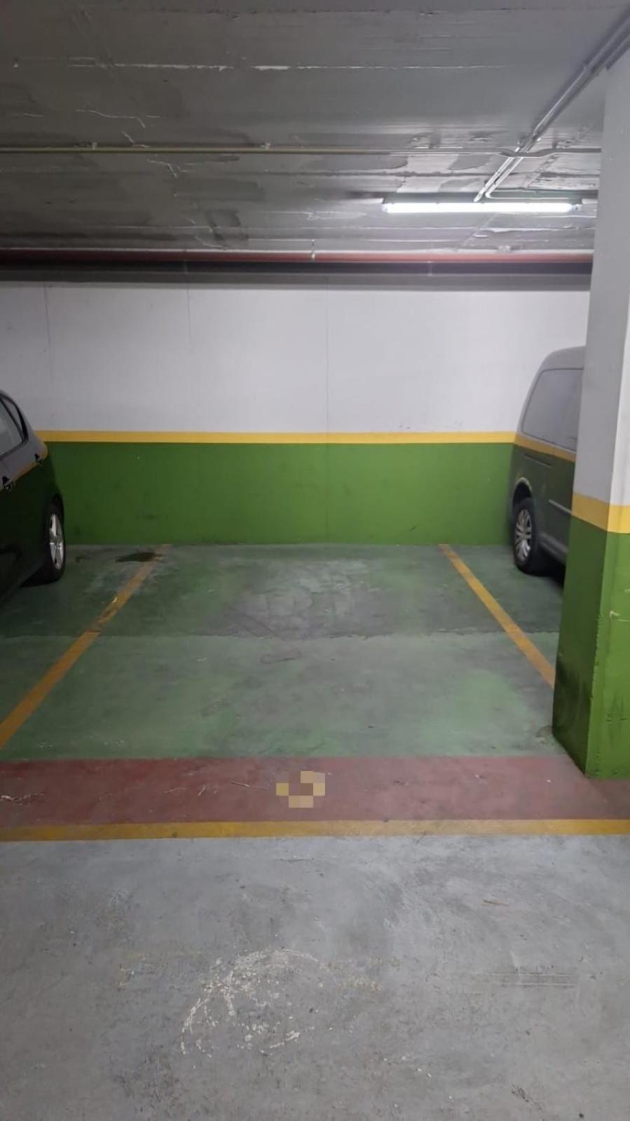 Piso Con Patio Privado Y Parking Nervion Sevilla Kültér fotó