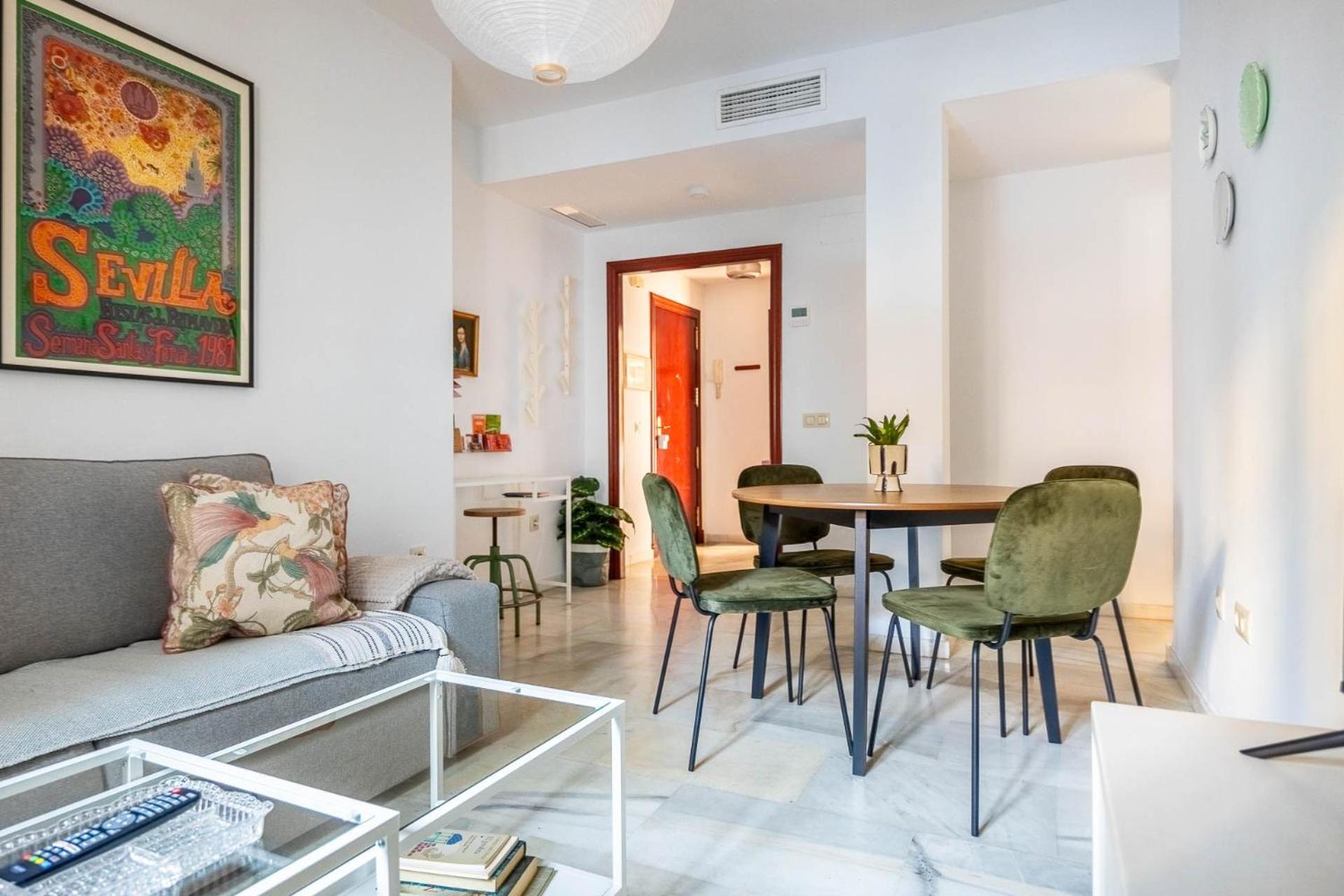 Piso Con Patio Privado Y Parking Nervion Sevilla Kültér fotó