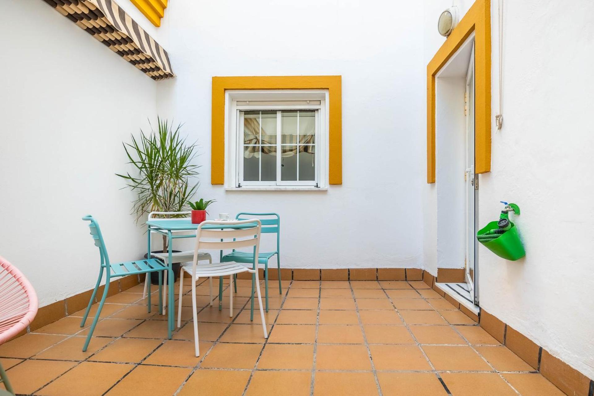 Piso Con Patio Privado Y Parking Nervion Sevilla Kültér fotó