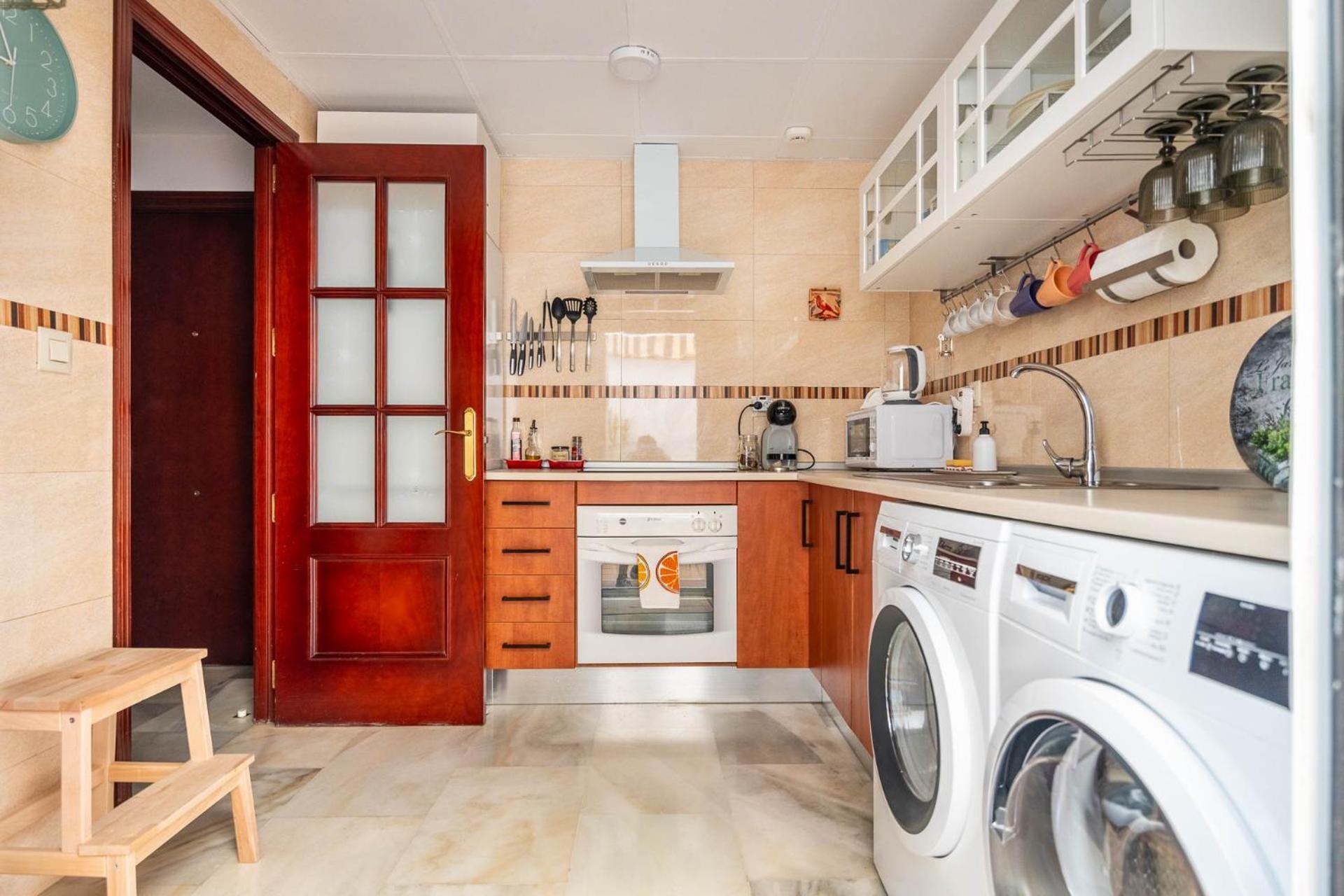 Piso Con Patio Privado Y Parking Nervion Sevilla Kültér fotó